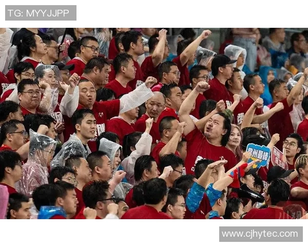 足球明星因受伤意外致球迷不满深表歉意并承诺未来更加小心